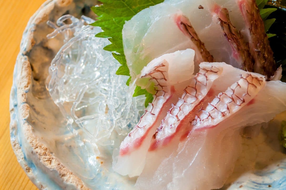 皮の湯引き(湯霜造り)